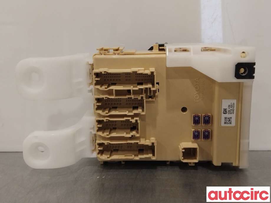 Sikringsboks til Toyota RAV4 2016-2019 (Type IV, Fase 2)  (TOYOTA|8273042811)