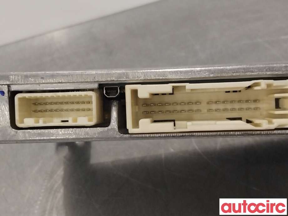 Bilstereo forsterker til Toyota RAV4 2016-2019 (Type IV, Fase 2)  (TOYOTA|8628042050)