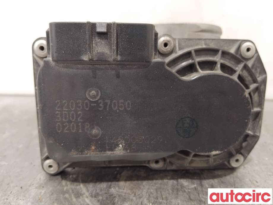 Spjeldhus til Toyota RAV4 2013-2015 (Type IV, Fase 1)  (TOYOTA|2203036020||22030-36020)