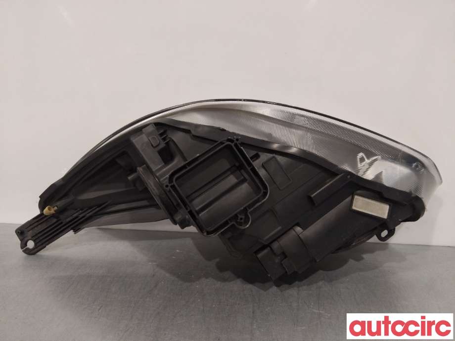 Frontlykt høyre halogen til Ford Focus 2014-2018 (Type III, Fase 2)  (FORD|2060592|F1EB-13W029-AGB)