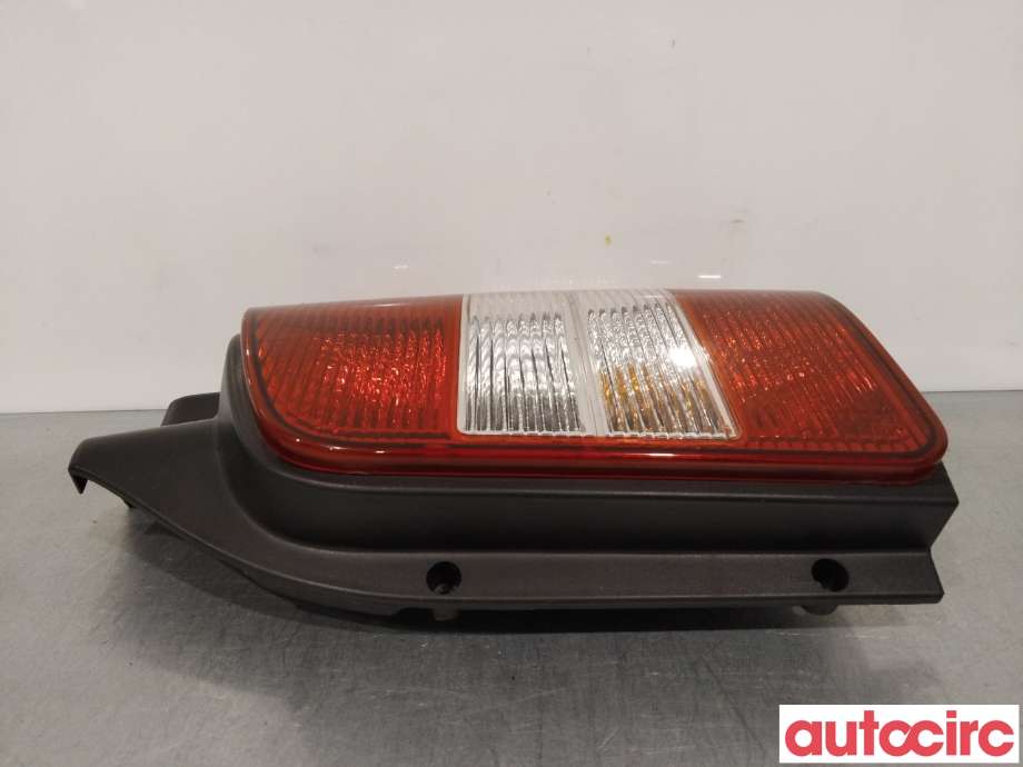 Baklykt høyre til VW Transporter / Caravelle 2003-2009 (Fase 1) (T5) (T5) (VOLKSWAGEN|7H0945096L)