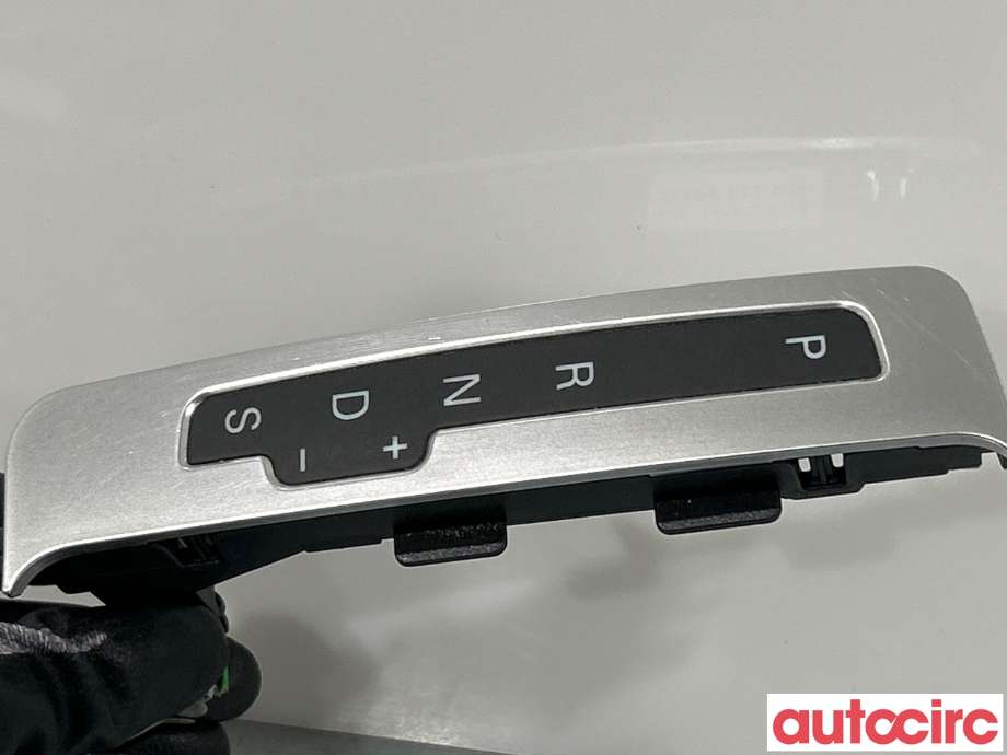 Diverse deler til Audi A6 2008-2011 (Type III, Fase 2) (C6) (C6) (AUDI|4F1713463D)