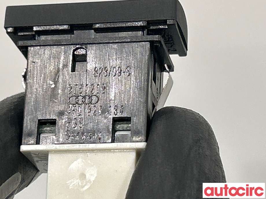Bryter Antispinn til Audi A6 2008-2011 (Type III, Fase 2) (C6) (C6) (AUDI|4F0927134)