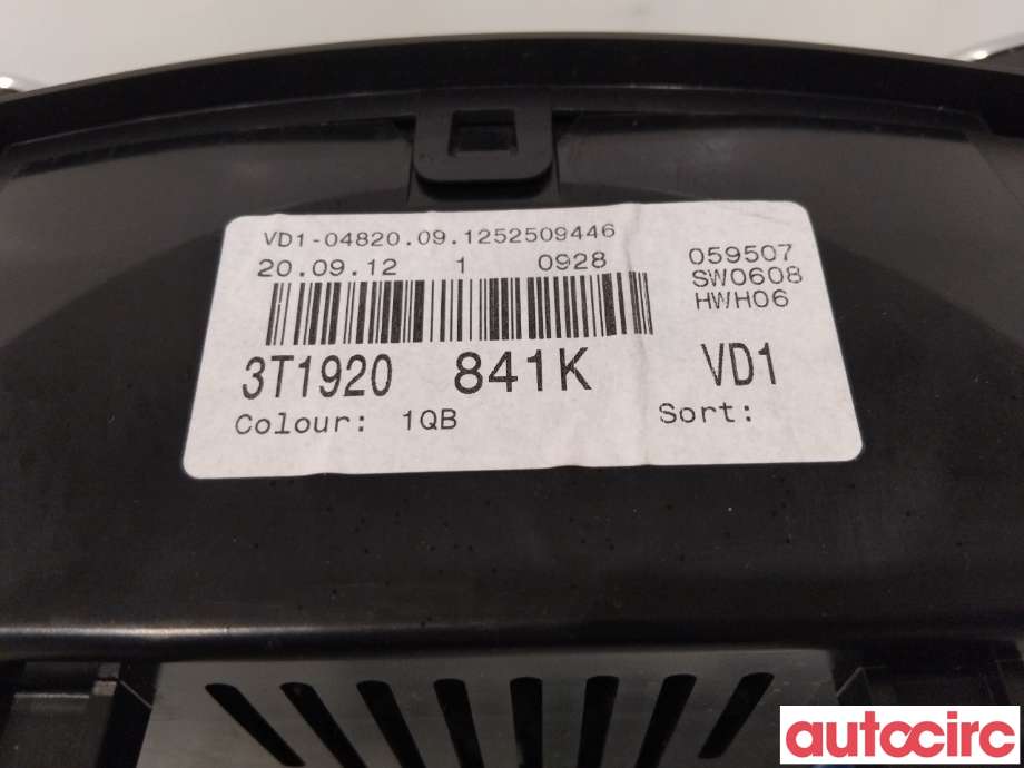 Instrumentpanel til Škoda Superb 2008-2015 (Type II) (SKODA|3T1920841K|VD1-04820)