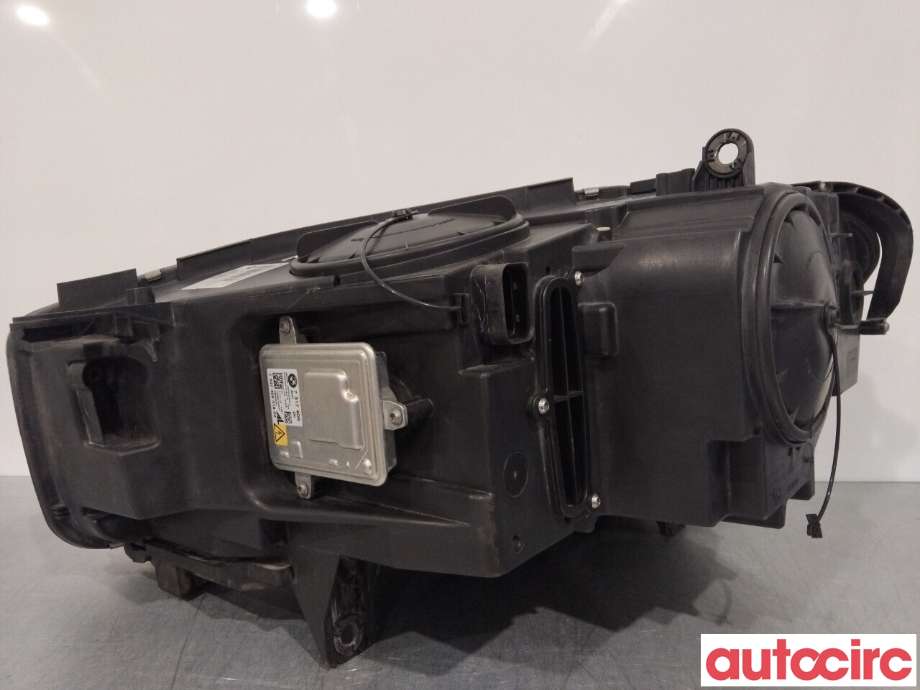 Frontlykt høyre xenon til BMW X5 2013-2018 (F15) (F15) (BMW|63117317102)