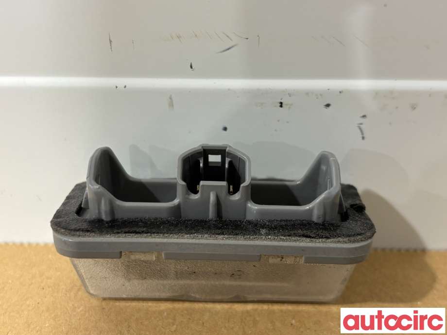 Skiltlys til Toyota RAV4 2019-->> (Type V)  (TOYOTA|8127033110|)