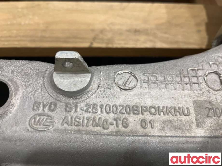 Travers bak til BYD Tang 2020-->>  (BYD|ST-2810020BPOHKHU|)