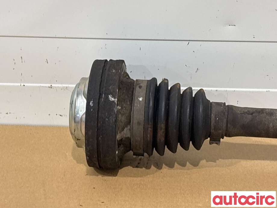 Drivaksel venstre foran til VW Transporter / Caravelle 2015-2019 (T6) (T6) (VOLKSWAGEN|7E0407271AC|7E0407271R)