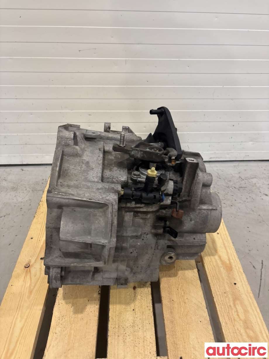 Girkasse manuell 6-trinn til VW Passat 2011-2015 (B7) (B7) (VOLKSWAGEN|02Q300047E|MKH|02Q300047EX)