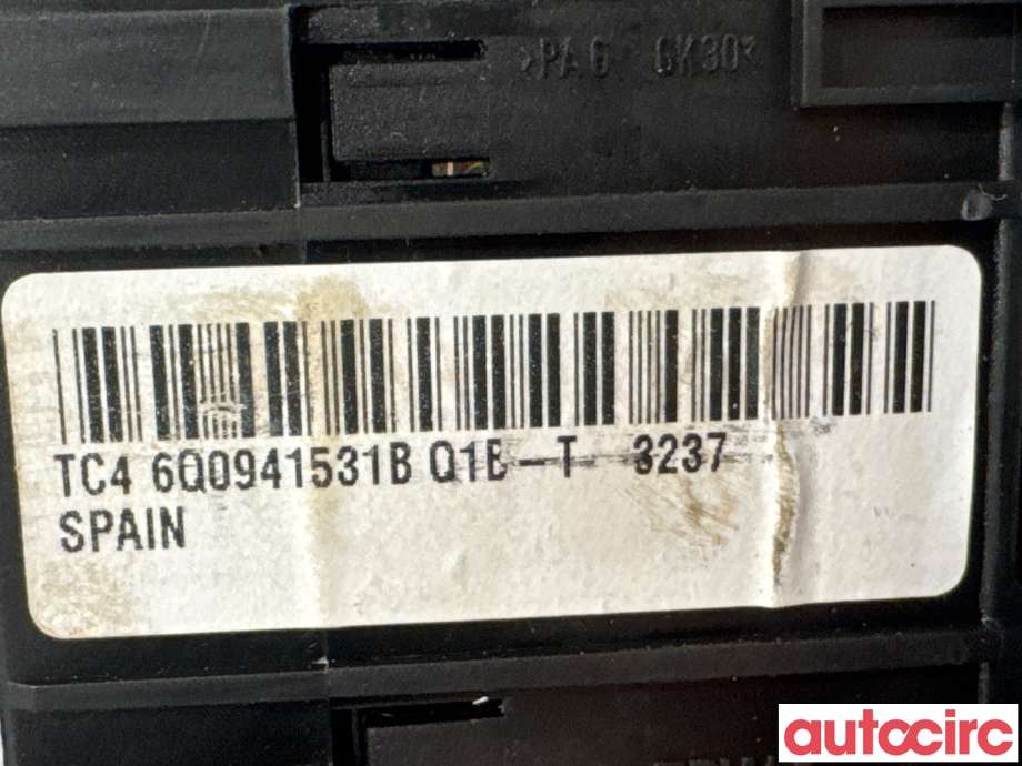 Bryter lys til VW Transporter / Caravelle 2003-2009 (Fase 1) (T5) (T5) (VOLKSWAGEN|6Q0941531M||6R0941531F)
