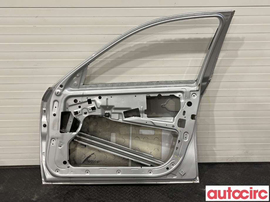Dør høyre foran til BMW 5-Serie 2003-2010 (E60/E61) (E60/E61) (BMW|41515A2A3A6)