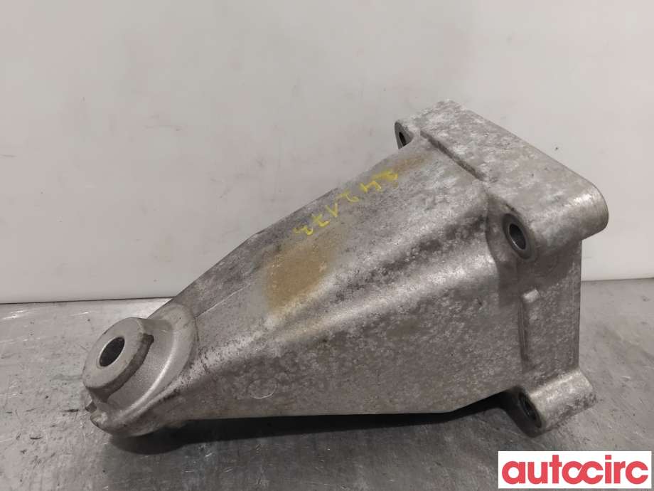 Motorfeste til Mercedes SLK 2005-2011 (R171) (R171) (MERCEDES|A2712231304|)