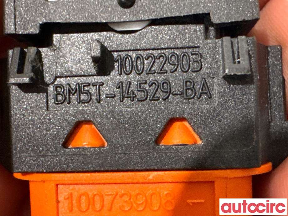 Bryter ruteheis til Ford Focus 2014-2018 (Type III, Fase 2)  (FORD|1746832||BM5T-14529-BA)