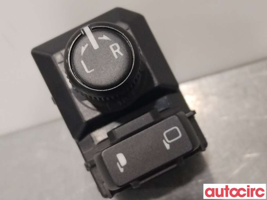 Bryter speil til Isuzu D-Max 2021-->> (Type III) (ISUZU|8983945281|)
