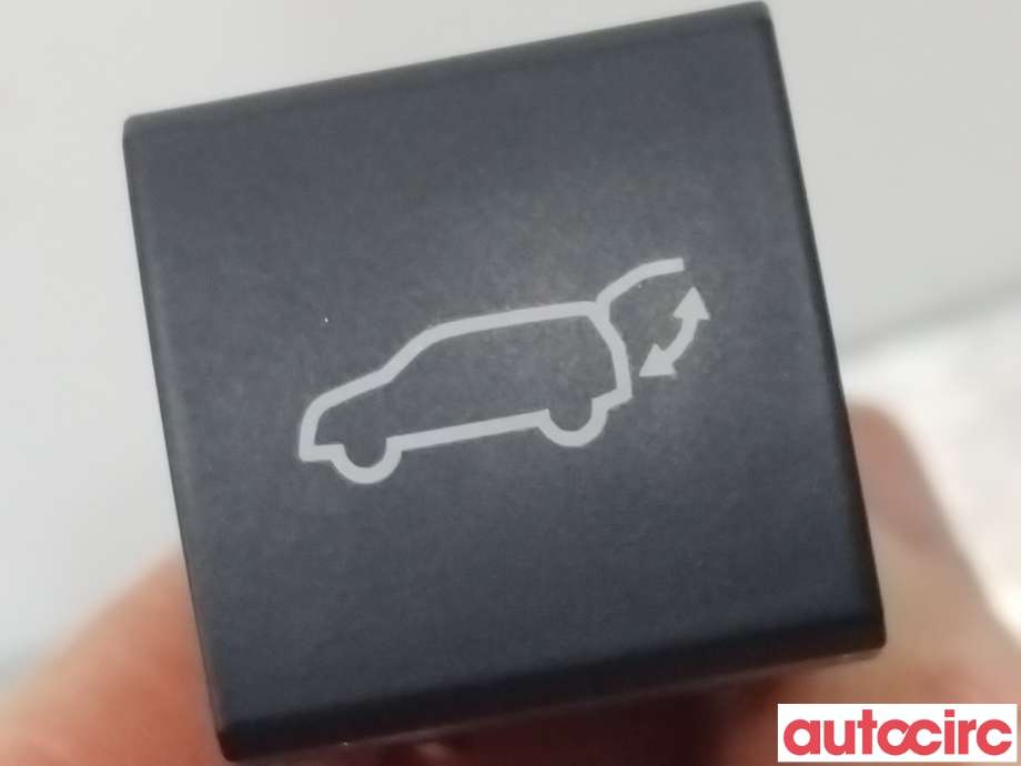 Bryter baklukeåpner til Toyota Corolla 2019-->> (TOYOTA|8496616030|)