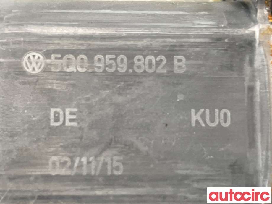 Ruteheis høyre foran til VW Golf VII 2012-2017 (Fase 1)  (VOLKSWAGEN|8W0959802|0130822716|5Q0959802B)