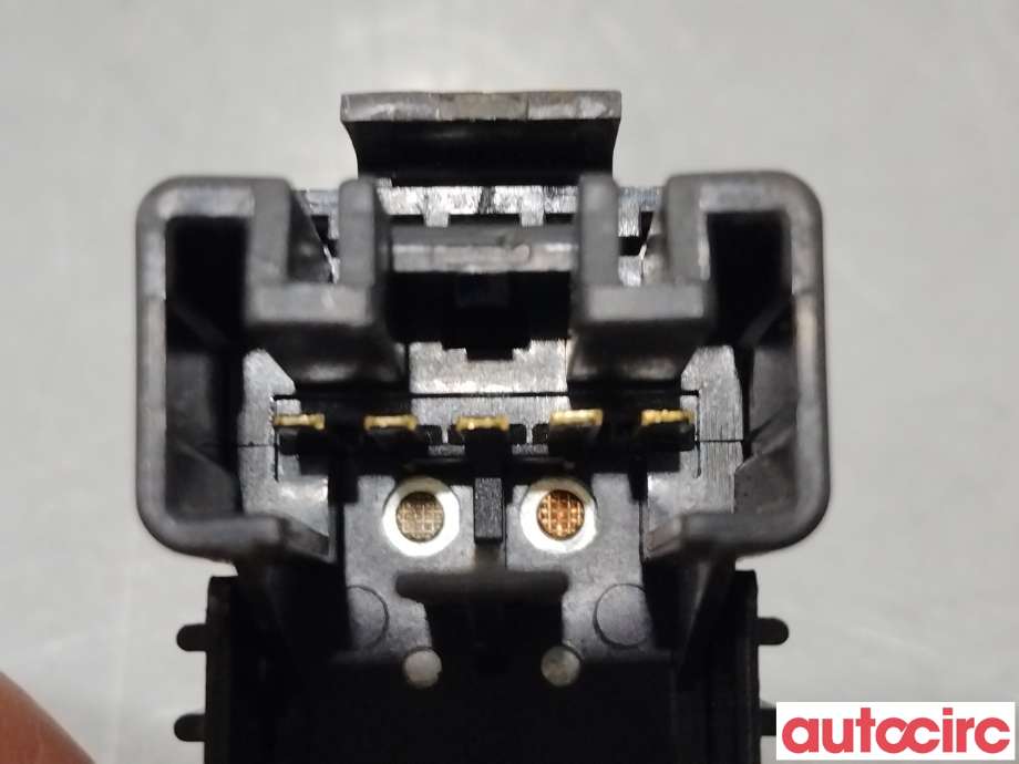 Bryter ruteheis til Isuzu D-Max 2021-->> (Type III) (ISUZU|8974724560|)