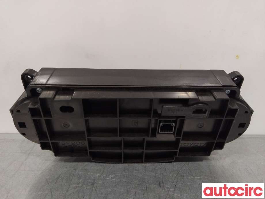 Varmeapparat betjening til Toyota Yaris 2014-2020 (Type III, Fase 2)  (TOYOTA|559000D800C3)