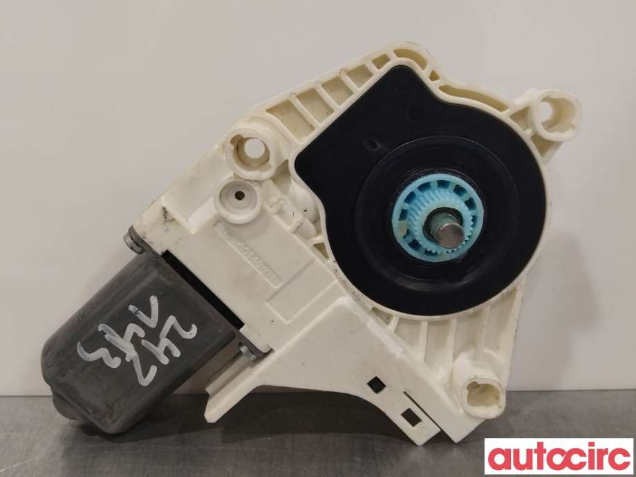 Ruteheis høyre foran til Audi Q3 2011-2014 (Type I, Fase 1) (AUDI|8K0959802B|)