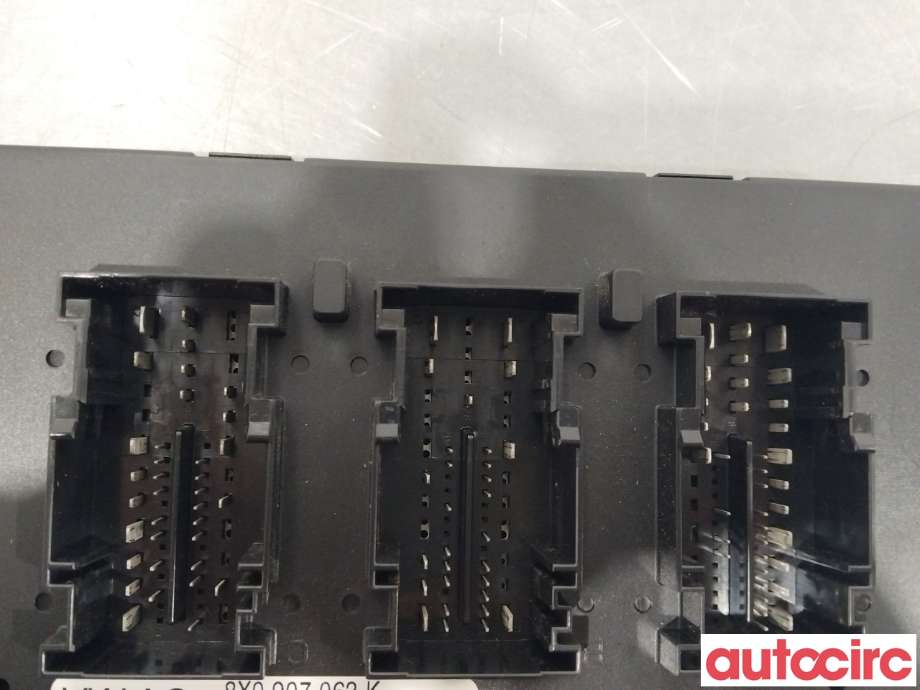 Styreenhet comfort (BCM) til Audi Q3 2011-2014 (Type I, Fase 1)  (AUDI|8X0907063N|8X0907063K)