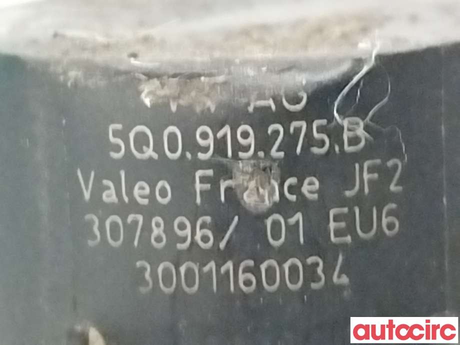 Parkeringssensor foran til VW Golf VII 2012-2017 (Fase 1)  (VOLKSWAGEN|5Q0919275B)