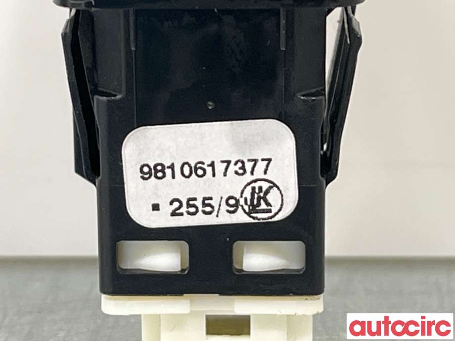 Bryter diverse til Peugeot 3008 2016-->> (Type II) (PEUGEOT|9810617377|)