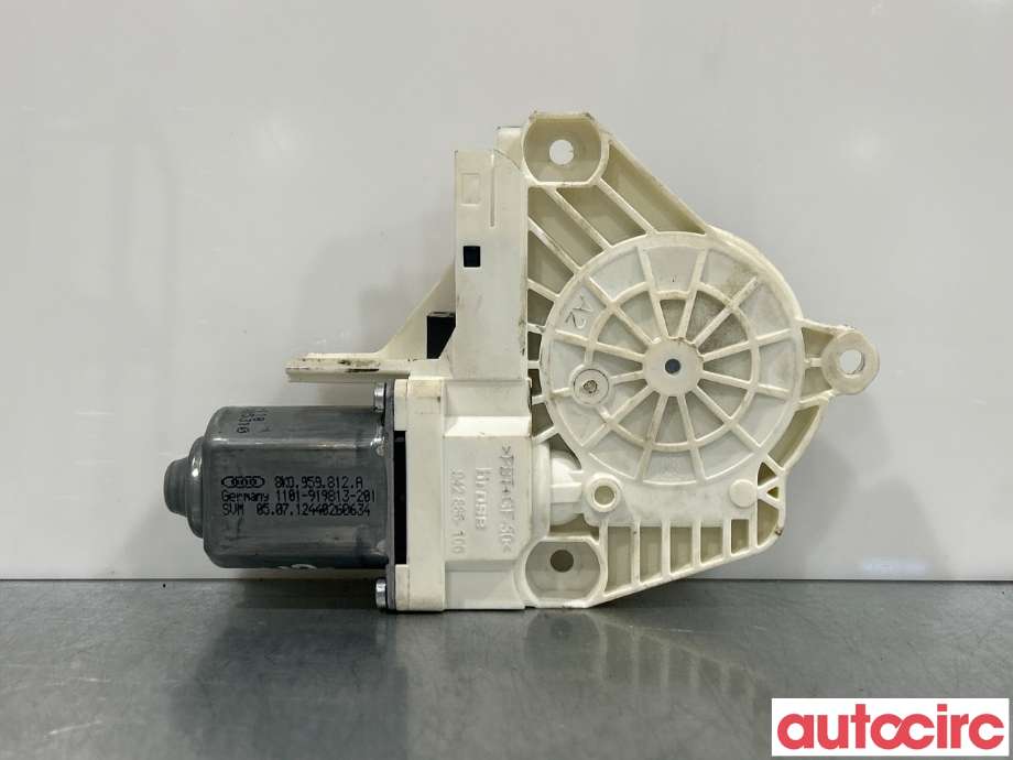 Ruteheis høyre bak til Audi Q3 2011-2014 (Type I, Fase 1) (AUDI|8K0959812A|)