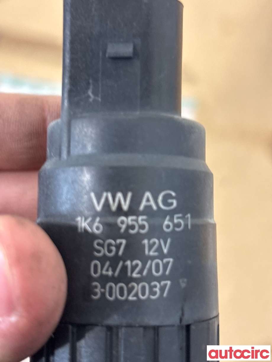 Spylerpumpe foran til Škoda Octavia 2005-2008 (Type II, Fase 1)  (SKODA|1K6955651)