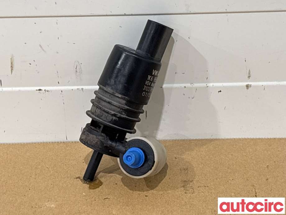 Spylerpumpe foran til VW Passat, 2011-2015 (B7) (B7) (VOLKSWAGEN|1K6955651)