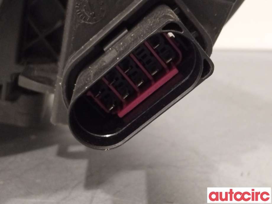 Frontlykt høyre halogen til Škoda Octavia 2009-2013 (Type II, Fase 2)  (SKODA|1Z1941018S)