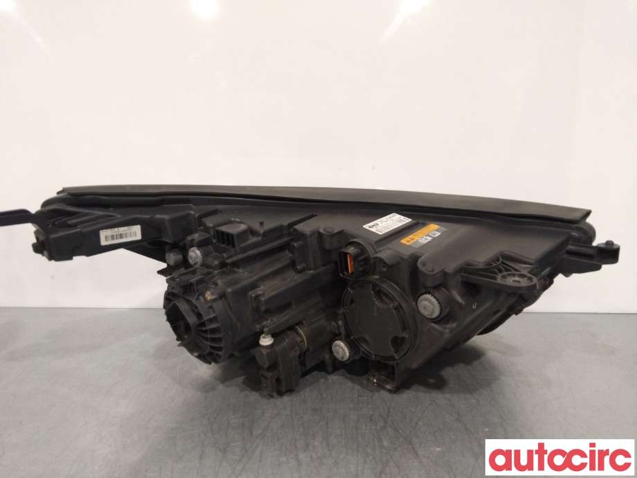 Frontlykt venstre halogen til SsangYong Tivoli 2016-->>  (SSANGYONG|8310135B00)