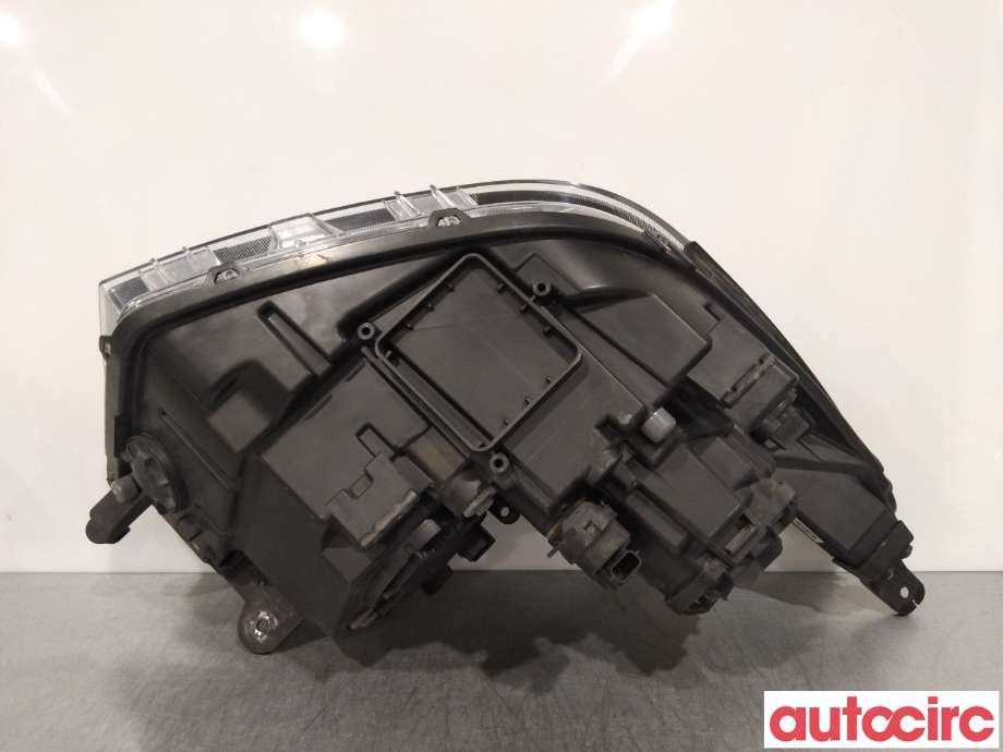 Frontlykt venstre halogen til SsangYong Tivoli 2016-->>  (SSANGYONG|8310135B00)