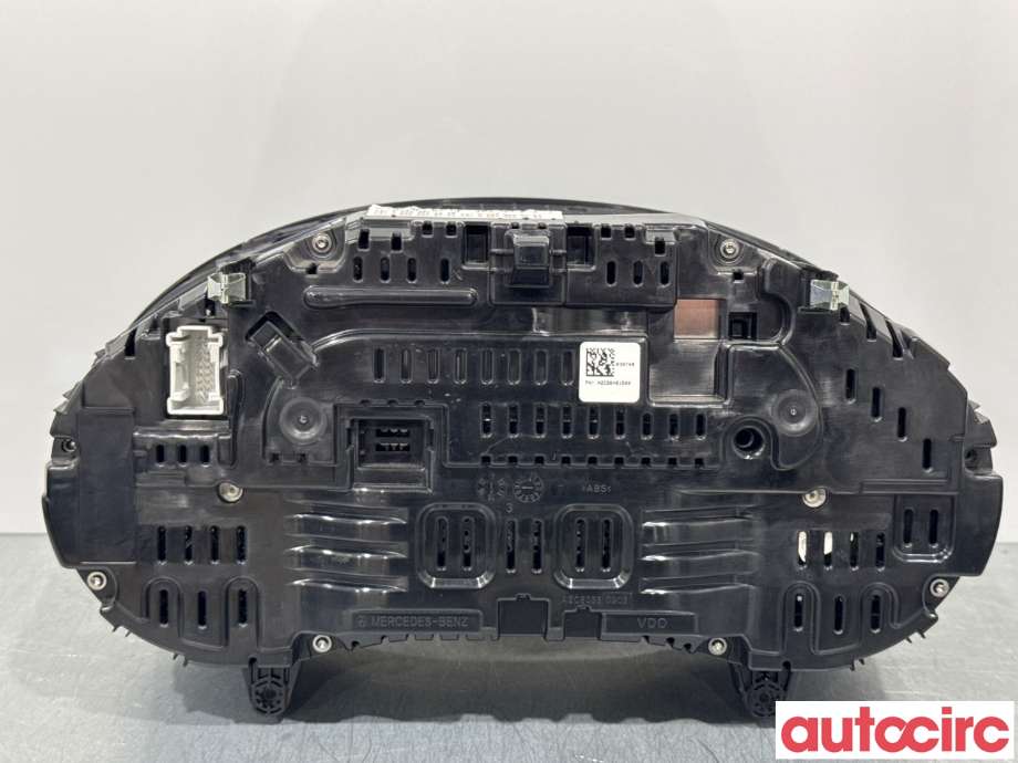 Instrumentpanel til Mercedes C-Klasse 2014-2018 (Fase 1) (W205) (W205) (MERCEDES|A2059008229|A2C98481500|A2539009805)