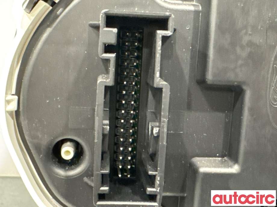 Instrumentpanel til Ford Fiesta 2013-2017 (Type VI, Fase 2) (FORD|2086540||C1BT-10849-NAH)