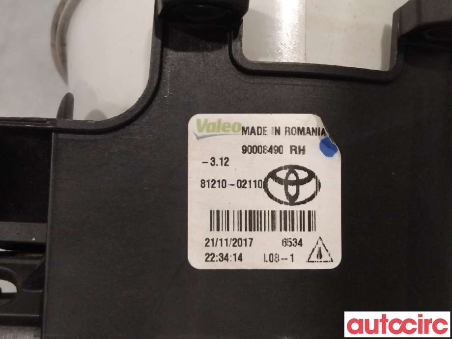 Tåkelykt høyre foran til Toyota Yaris 2014-2020 (Type III, Fase 2) (TOYOTA|8121002110|90008490)