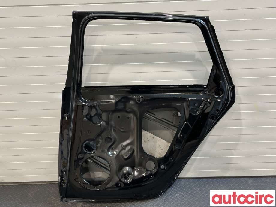 Dør høyre bak til Audi A4 2015-2019 (Type V, Fase 1) (B9) (B9) (AUDI|8W9833052E)