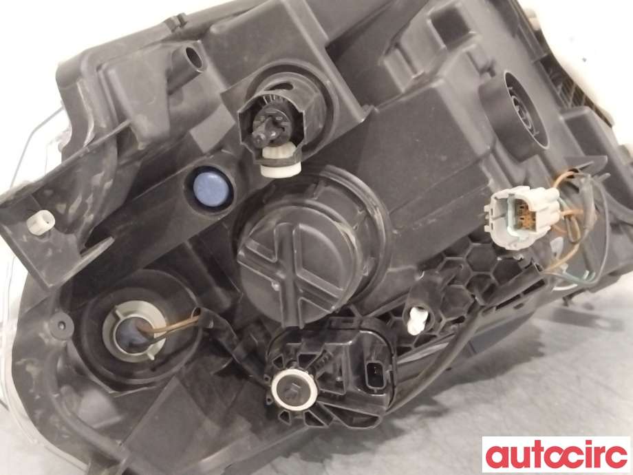 Frontlykt høyre halogen til Nissan Leaf 2011-2017 (Type I)  (NISSAN|260103NL0B|)