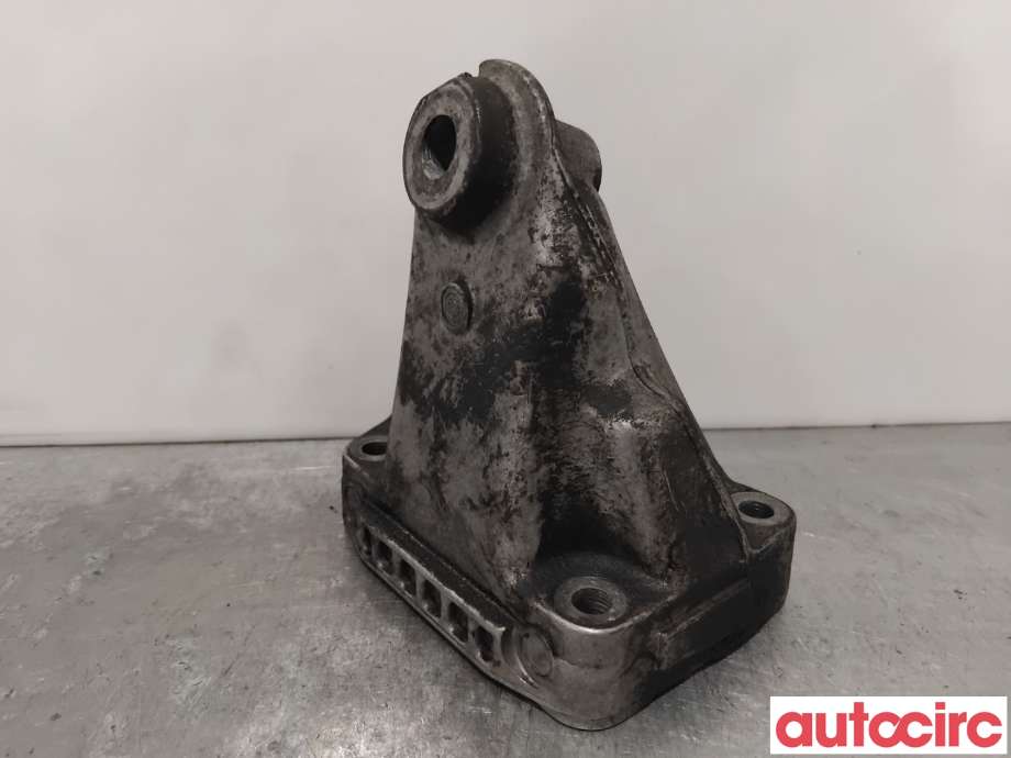 Motorfeste til Mercedes S-Klasse 1999-2005 (W220) (W220) (MERCEDES|A6282230104||6282230104)