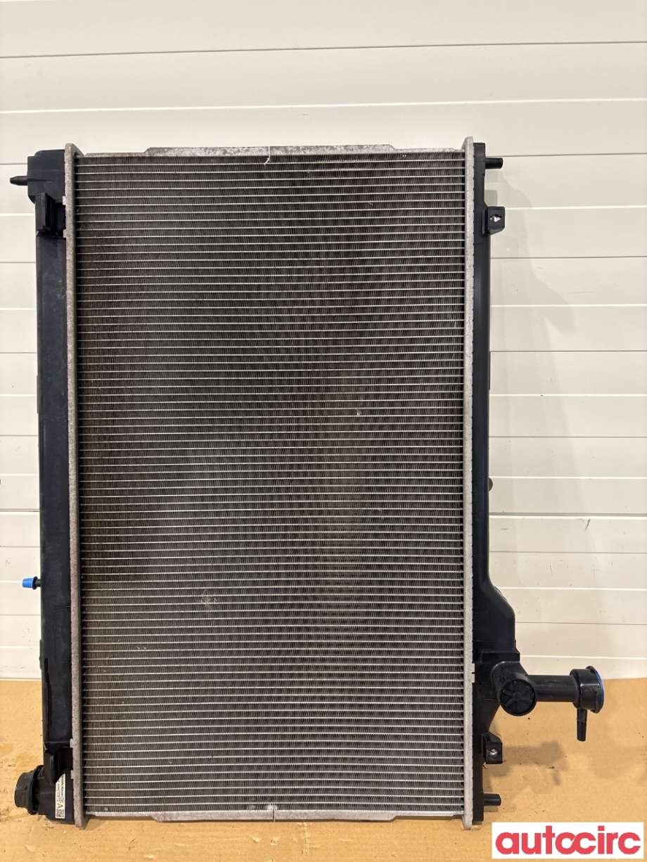 Radiator (automat gir) til Mitsubishi Outlander 2015-->> (Type III, Fase 2)  (MITSUBISHI|1350A601|)