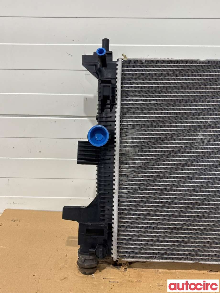 Radiator (manuell gir) til Ford Focus 2014-2018 (Type III, Fase 2)  (FORD|1830145|CV61-8005-VC)