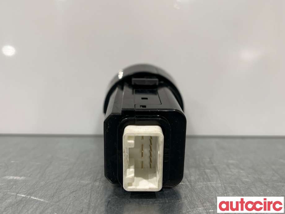 Bryter start/stopp til Isuzu D-Max 2021-->> (Type III)  (ISUZU|8974919650|)