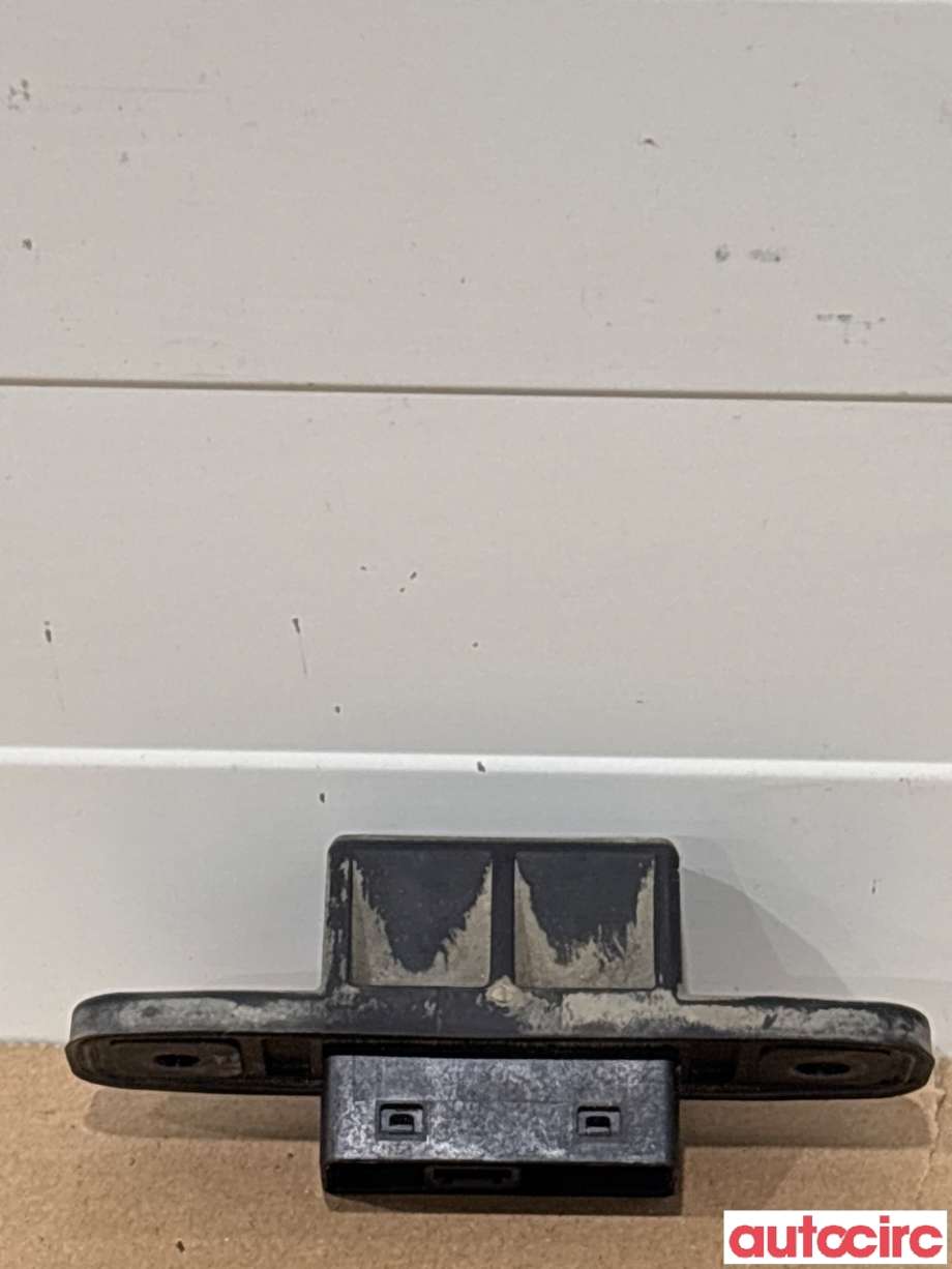 Bryter baklukeåpner til Mazda CX-5 2012-2017 (Type I)  (MAZDA|KD53624B0A|)