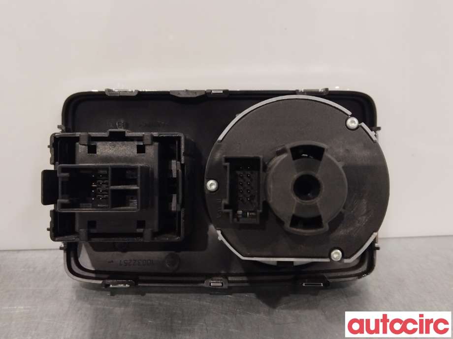 Bryter lys til Škoda Superb 2008-2015 (Type II) (SKODA|3T0941431B)