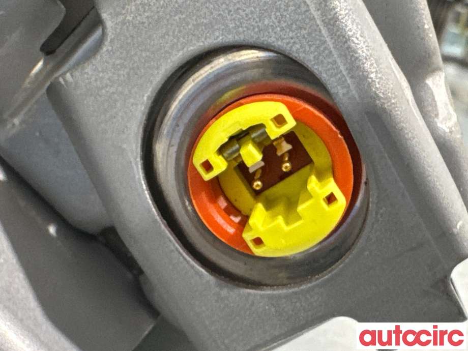 Airbag kne til Toyota Avensis 2009-2015 (Type III, Fase 1) (TOYOTA|7390005030C0||7390005031C0)