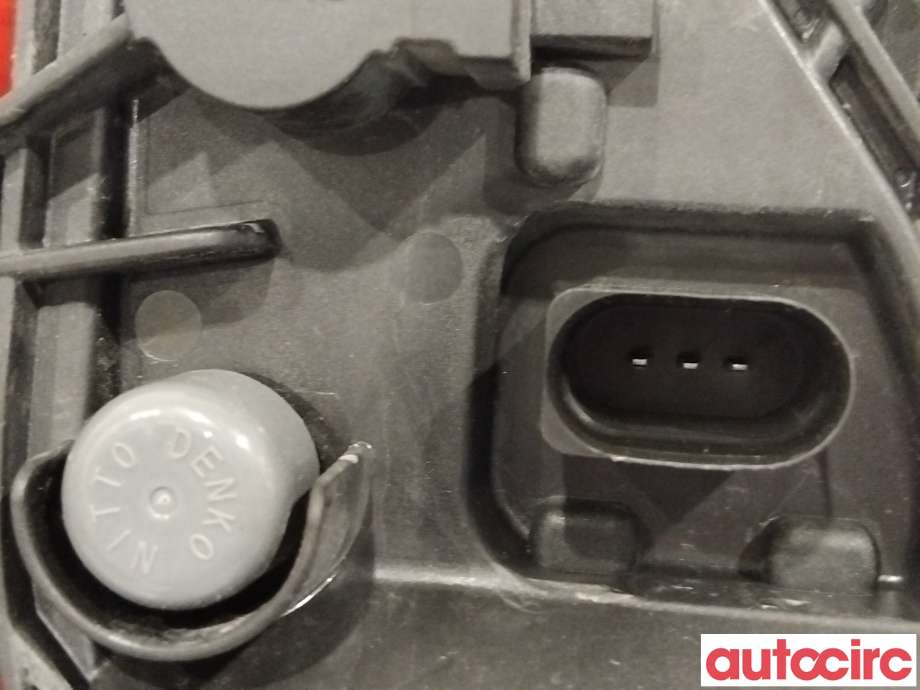 Baklykt venstre til VW Touran 2010-2015 (Type I, Fase 3)  (VOLKSWAGEN|1T0945095R)