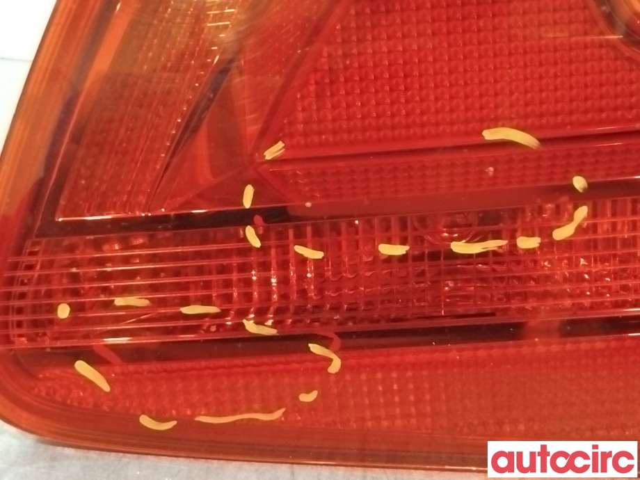 Baklykt høyre indre til VW Touran 2010-2015 (Type I, Fase 3)  (VOLKSWAGEN|1T0945094A)