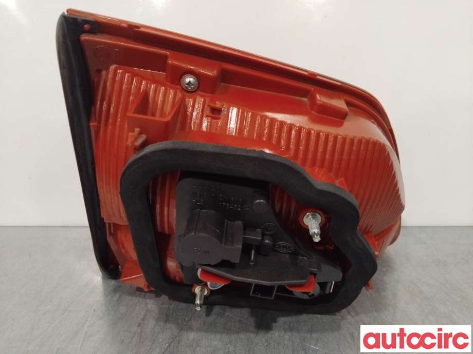 Baklykt høyre indre til VW Touran 2010-2015 (Type I, Fase 3)  (VOLKSWAGEN|1T0945094A)
