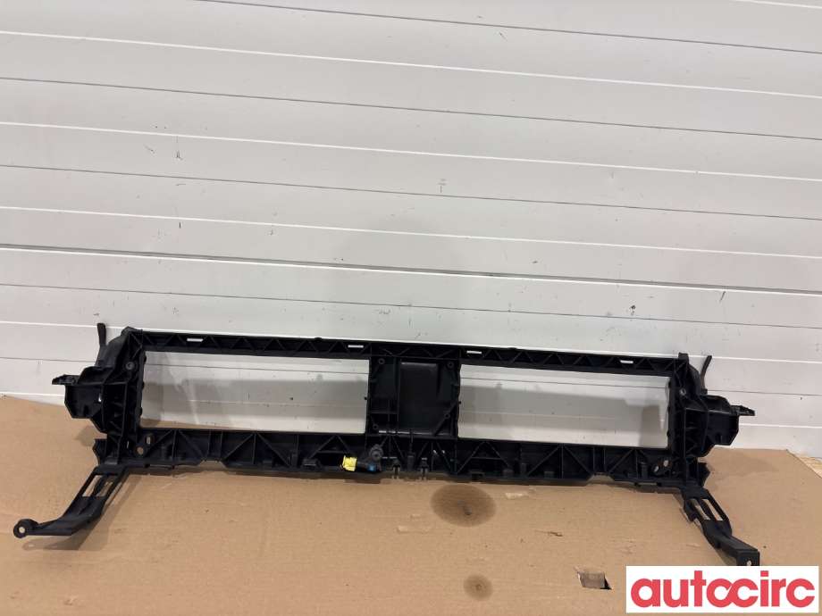 Frontplate øvre til Audi A4 2015-2019 (Type V, Fase 1) (B9) (B9) (AUDI|8W0807771)