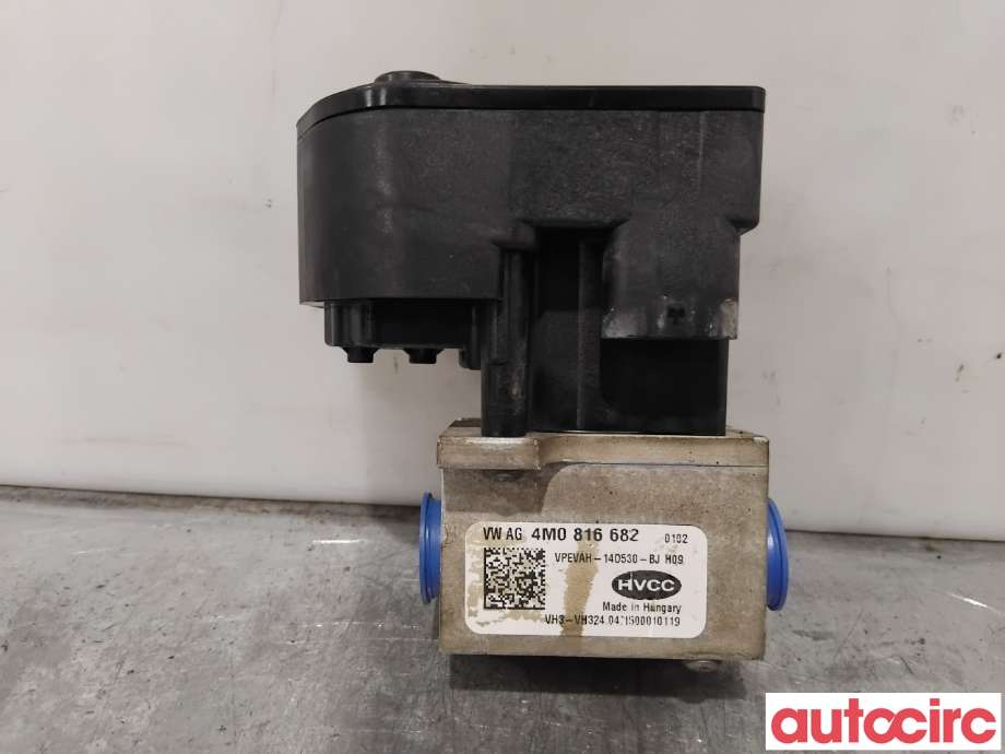 Diverse deler til VW e-Golf, 2014-2017 (Fase 1)  (VOLKSWAGEN|4M0816682C)