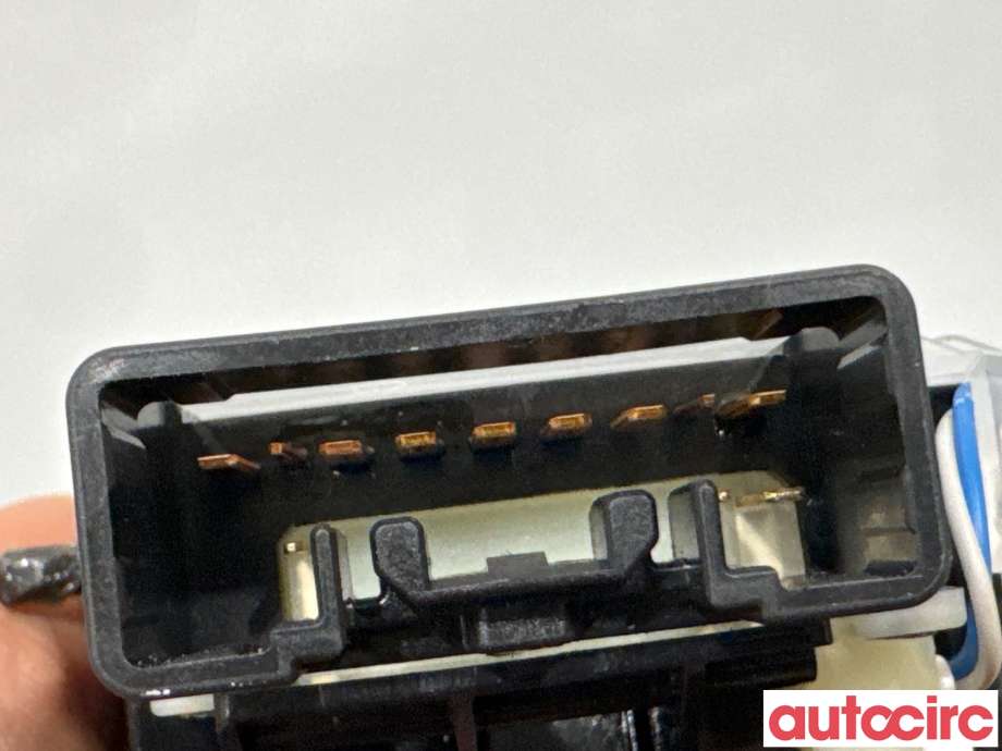 Bryter blink til Suzuki Vitara 2015-->> (Type IV)  (SUZUKI|37210-61M50|)
